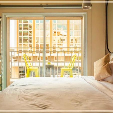 Dream Beach 98 Hotel And Spa Тель-Авив Экстерьер фото