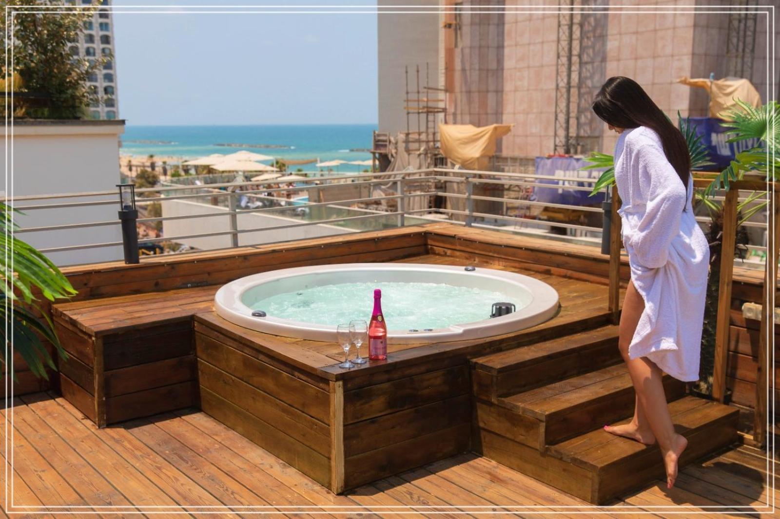Dream Beach 98 Hotel And Spa Тель-Авив Экстерьер фото