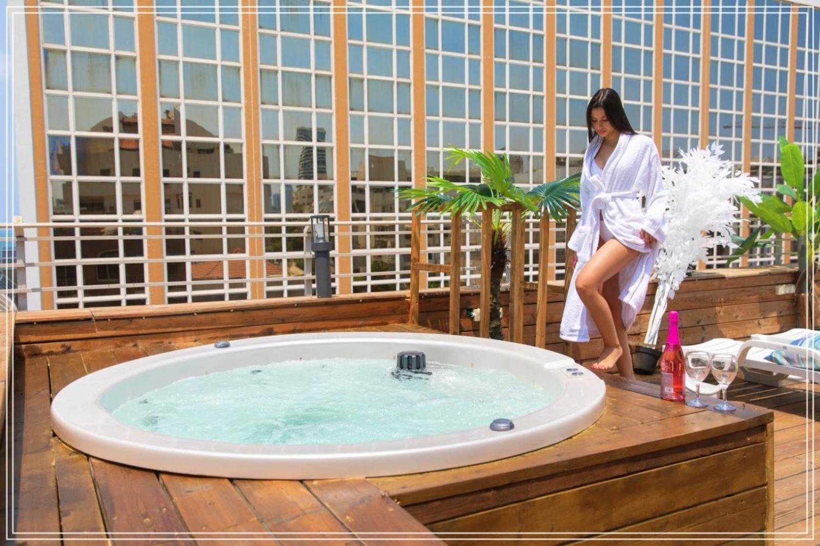 Dream Beach 98 Hotel And Spa Тель-Авив Экстерьер фото